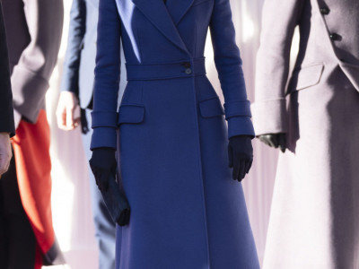 Odana je plavoj boji