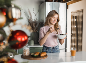 Nutricionisti upozoravaju: Ove 4 namirnice žene preko 40 godina treba strogo da izbegavaju ako ne žele HAOS SA HORMONIMA