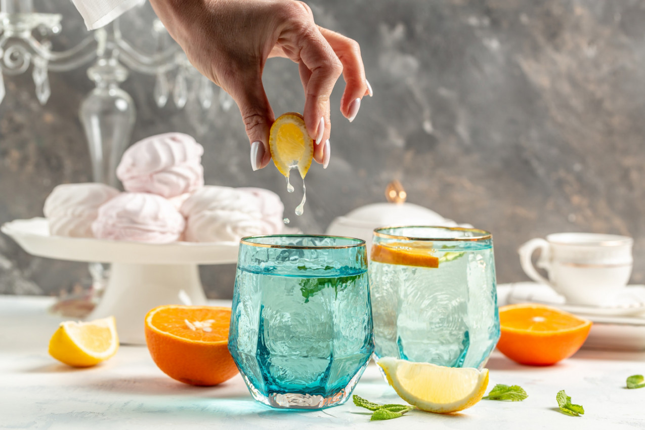 Ako jedva dišete jer ste PRETERALI sa hranom, vreme je za praznični DETOKS - evo šta da radite