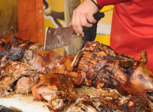 Koliko dugo smete da držite PEČENJE U FRIŽIDERU: Evo koliko dana ga možete bezbedno jesti