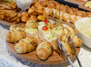 Susam slana prevrnuta torta: Nema praznika bez ovog raskošnog predjela