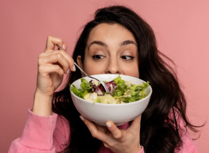 Baš ono što nam treba: 9 namirnica koje možete JESTI do mile volje, a da se NE UGOJITE