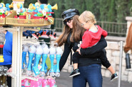Sina Paris Hilton nazivali najružnijim detetom zbog VELIČINE GLAVE: Sada je podelila kako izgleda i svima zapušila usta (FOTO)