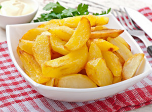 Krompir koji puca pod zubima: Tajna je u jednom SASTOJKU koji ga čini neverovatno hrskavim