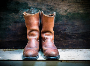 Zašto ČIZME PROPADAJU i kada ih retko nosimo: Ovo su česte greške koje skraćuju vek obuće, ne biste na njih ni pomislili