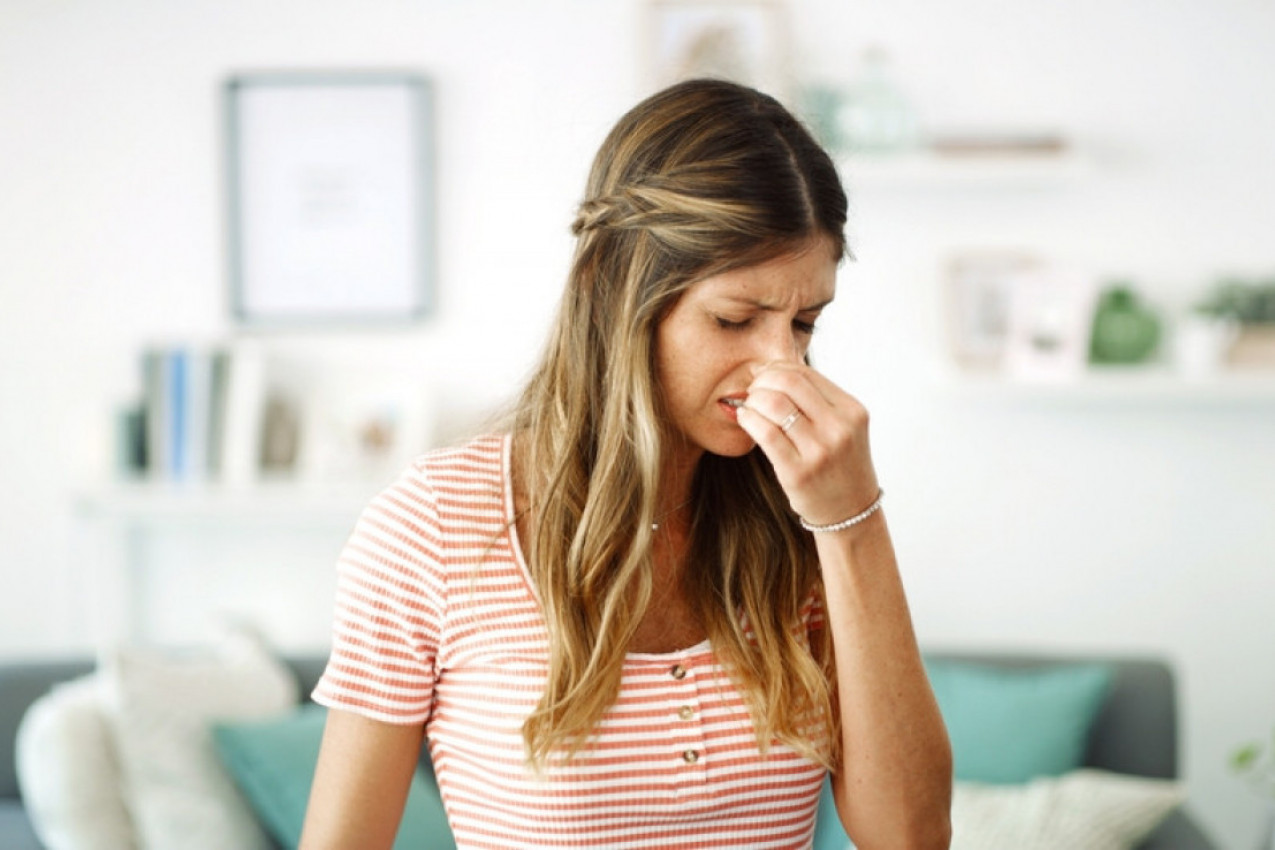 Posle prazničnog slavlja dolazi VREME ZA ČIŠĆENJE: Uz ovaj trik najbrže ćete ukloniti neprijatan duvanski dim!