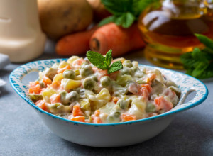 RUSKA SALATA ne traje koliko mislite: Evo koliko dana je BEZBEDNA za jelo, to je krajnji rok koji svako mora da prati!