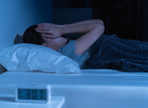 ZABRINJAVAJUĆI razlog zbog kog možda čujete OTKUCAJE srca kada spustite glavu na jastuk