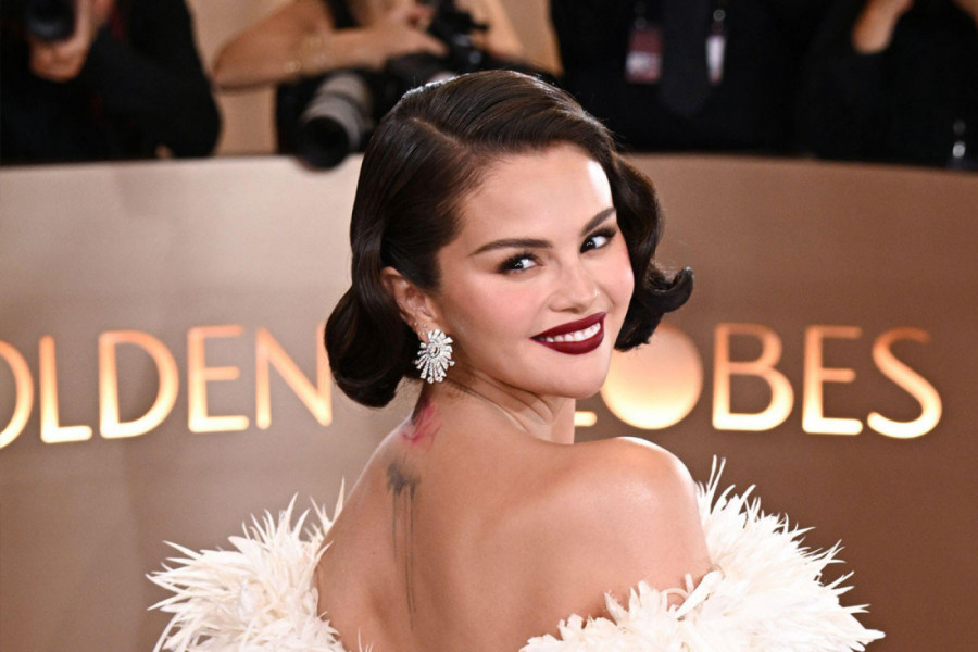 Selena Gomez zasenila sve: Šanel haljina od pliša i perja sa 200 detalja – prava modna eksplozija