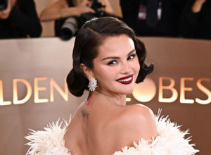 Selena Gomez zasenila sve: Šanel haljina od pliša i perja sa 200 detalja – prava modna eksplozija