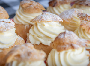 NAJDETALJNIJI recept za vazdušaste princes krofne: Evo kako da testo bude mekano, a fil kao iz najbolje poslastičarnice