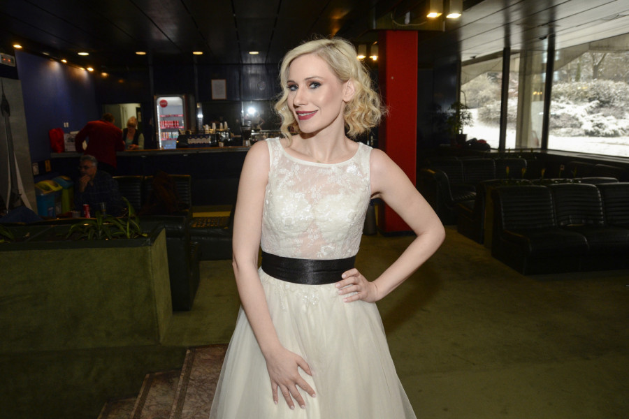 Mislim da je dovoljno samo da se prepoznate i da se energije sklope. Poštovanje je najbitnije kada imate nekog pored sebe, kada ste u vezi, kada je ljubav u pitanju. Uz to ide i iskrenost.