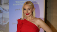 MARIJA VELJKOVIĆ ne prolazi nezapaženo: Ovakva haljina još nije viđena, a svi gledaju u jedan detalj! (FOTO)