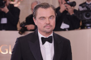 LEONARDO DIKAPRIO na Zlatnom globusu u društvu žene koju najviše voli: Nećete verovati koliko ona ima godina! (VIDEO)