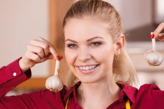 BELI LUK čini čuda za zdravlje, ali ako preterate - jedna posledica može biti OPASNA