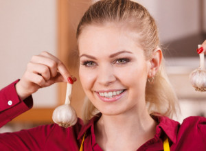 BELI LUK čini čuda za zdravlje, ali ako preterate - jedna posledica može biti OPASNA