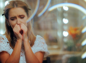 Noć pre svadbe saznala da je budući muž vara: Sačekala je da uđu u crkvu i napravila rusvaj kom se ni sveštenik nije nadao