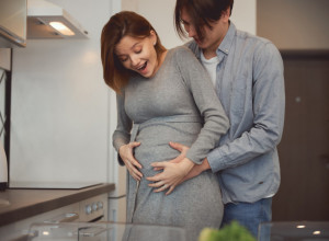 Život pre rođenja: 6 NEOBIČNIH stvari koje BEBA radi dok je još u stomaku