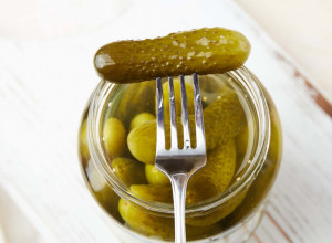 Da li kiseli krastavci pomažu pri mršavljenju? Evo šta treba da znate