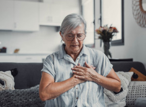 Ovi simptomi nisu za igru – znače da vam je HOLESTEROL jako visok: Nutricionista Olga savetuje kako da ga obuzdate