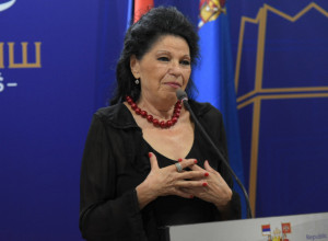 Napustila nas je legenda jugoslovenske muzike: U mladosti joj niko nije bio ravan, evo kako je izgledala Beti Đorđević (VIDEO)