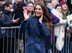 Kejt Midlton ponovo diktira modu: Elegantna poruka iz Škotske u kaputu za poželeti