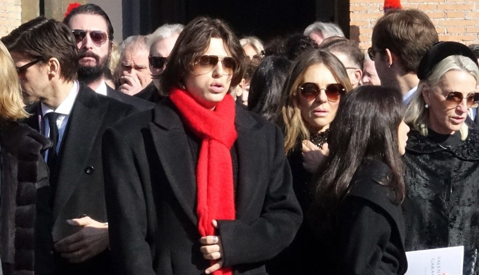 Rim ni danas nije zavijen u crno - elita se uz VALENTINO CRVENU oprostila od kreatora, ali ONE su izostale! (GALERIJA)