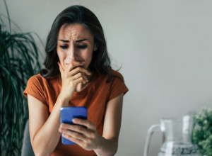 Obećao je da se promenio, a onda sam mu tajno UZELA TELEFON: Kada sam videla ko mu je LJUBAVNICA, umalo se nisam srušila!