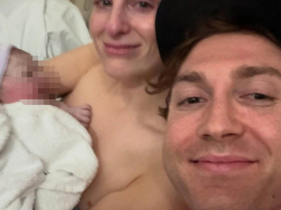 Bračni par se raduje prinovi 