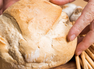 Napravite savršen hleb bez mešenja: Korica će biti hrskava kao kod pravih pekara