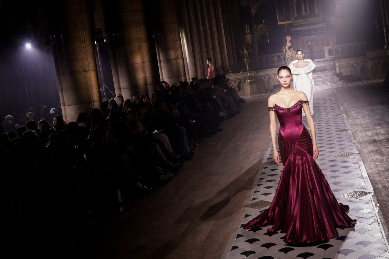 Počinje NEDELJA VISOKE MODE u Parizu: Samo odabrani imaju pravo učešća, pravila su surova (GALERIJA)
