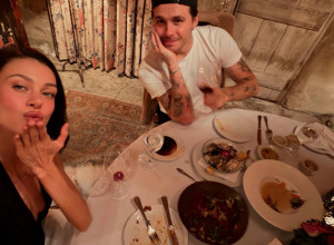 Bekamovi ponovo javno osramoćeni! Osvanula FOTKA SNAJKE VIKTORIJE BEKAM iz kreveta - čedna Nikola gotovo bez ičega (FOTO)