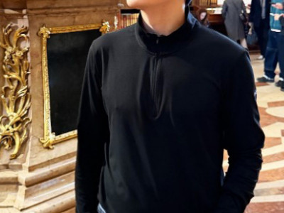 Naveo je da je tokom školovanja trpeo vršnjačko nasilje, što je uticalo na njegovo samopouzdanje i sliku o sebi