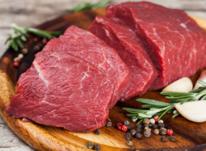 Ne dajte da vas PREVARE u mesari: Jedan potez prstom otkriva da li je MESO stvarno SVEŽE ili je staro godinama