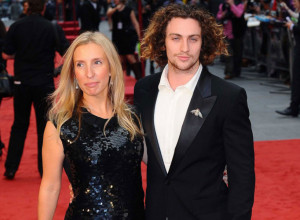 NAJLEPŠI MUŠKARAC NA SVETU je imao 18 kada se zaljubio u rediteljku (42): Odmah je rekao je da će je OŽENITI - evo kako SADA izgledaju!