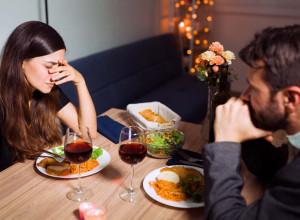 SIGNALI na koje treba da obratite pažnju: Pet reči koje muškarci izgovaraju kada žele da "otkače" ženu i baš su iritirajuće