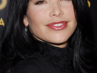 Ono što je istina jeste da se Loren - pre nego što je povezana sa Bezosom - bavila televizijskim poslom, gradila reputaciju kao voditeljka