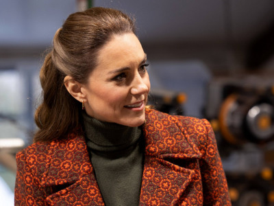 Dominantan narandžasti dezen predstavljao je iznenađujući iskorak u odnosu na njen uobičajeni stil