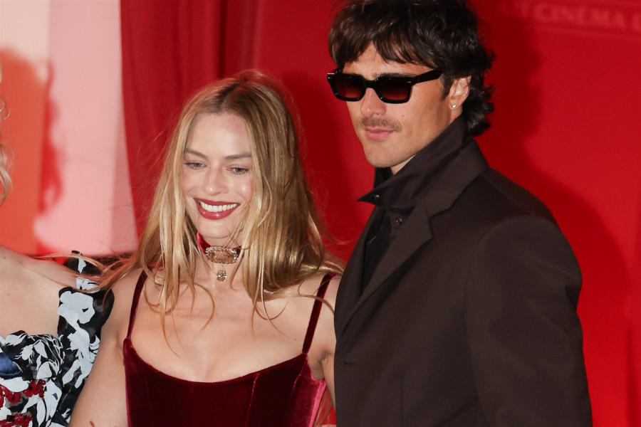 "Opsednuta sam njime": Glumica šokirala izjavom o kolegi sa kojim ima VRELE scene, dok njen muž CRVENI, a dete ih čeka kod kuće