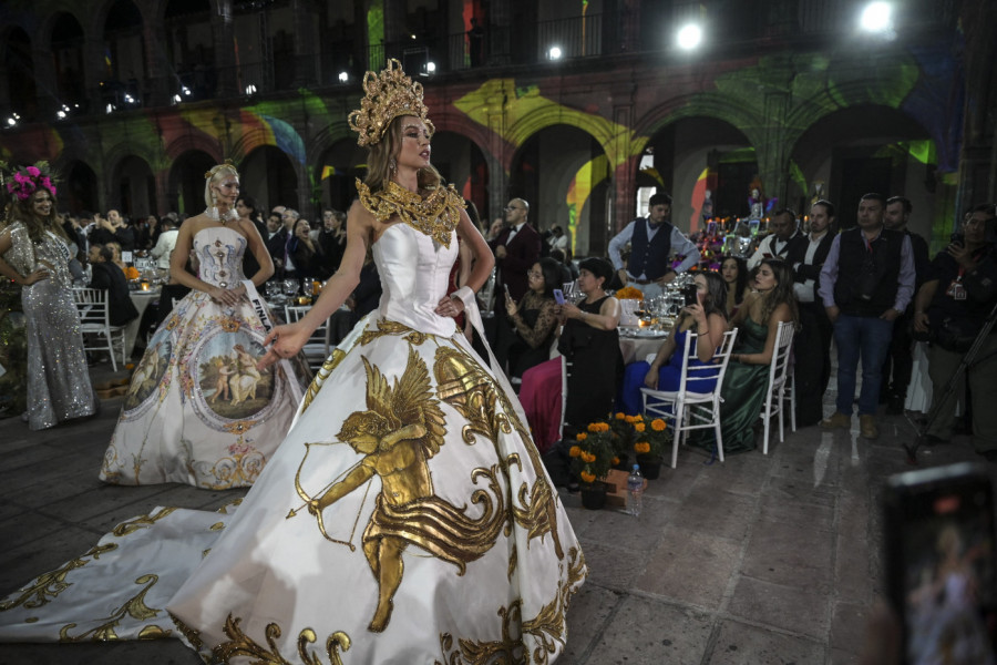 Ovih 18 LEPOTICA bori se za titulu MIS SRBIJE: Finale u duhu starog Holivuda, ali pobedu će odneti samo jedna! (FOTO)