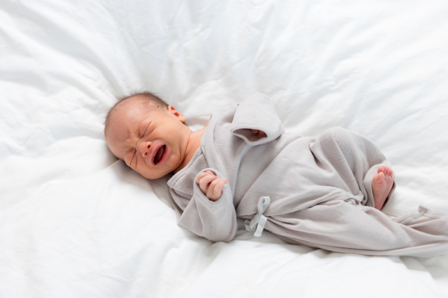 Da li biste pustili BEBU DA PLAČE? Francuski roditelji se zaklinju da ovaj trik zapravo pomaže u uspavljivanju dece!