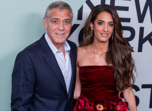 AMAL KLUNI dominira i u Milanu: Utegla se u crni minić, ali ove ČIZME kradu šou - žene u Srbiji ih obožavaju