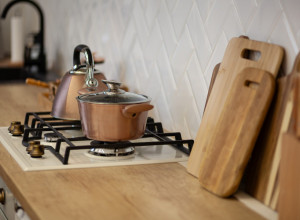 Najčešća greška u kuhinji, koja vas može koštati zdravlja: Ako ovu NAMIRNICU držite PORED ŠPORETA, sklonite je istog trena!