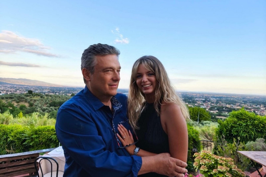 Kada čuju koliko je MLAĐA od MUŽA, svi pretrnu od šoka! A mesto gde su se upoznali je posebno zabrinjavajuće