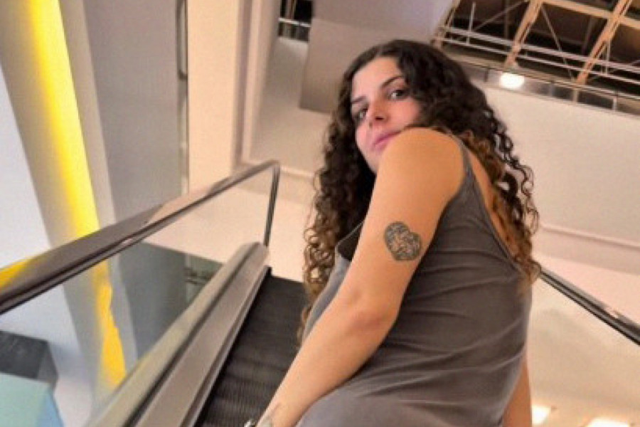 Već tri godine ne može da pronađe posao zbog svog FIZIČKOG IZGLEDA: Kada se OKRENE, sve postane mnogo jasnije! (FOTO)