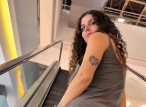 Već tri godine ne može da pronađe posao zbog svog FIZIČKOG IZGLEDA: Kada se OKRENE, sve postane mnogo jasnije! (FOTO)