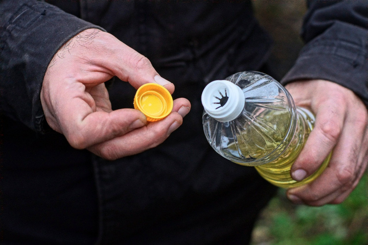 Godinama bacamo DEO sa BOCE ULJA, a nismo znali čemu služi: Više nema greške u doziranju - trik oduševio milione (VIDEO)