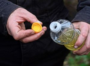 Godinama bacamo DEO sa BOCE ULJA, a nismo znali čemu služi: Više nema greške u doziranju - trik oduševio milione (VIDEO)