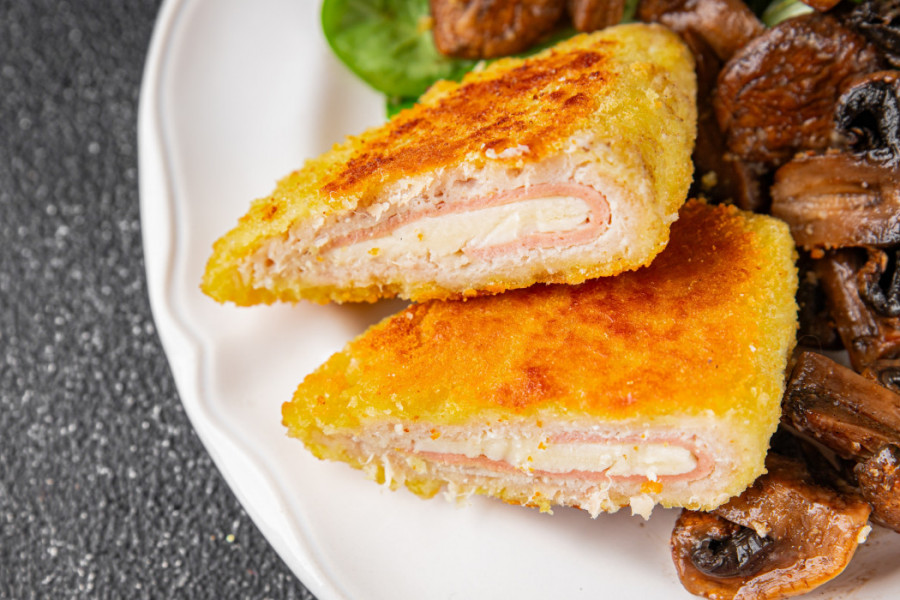 Sočno iznutra, hrskavo spolja: Ovo je tajna savršeno POHOVANOG MESA koju morate da znate