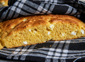 Bakin recept za PROJARU SA SIROM: Ne mrvi se, a toliko je dobra da ćete je spremati barem jednom nedeljno